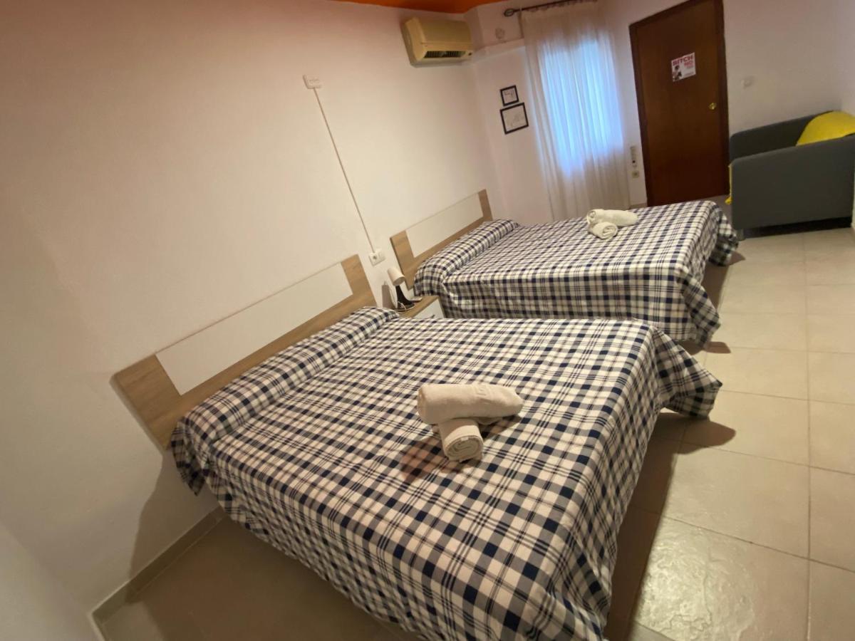 Hostel Arc House Ribera Only Adults Córdoba Exterior foto